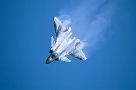 歼20模拟F35穿透攻击，演习中被高炮锁定，其实是好事！图片