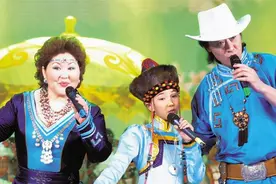 一夜成名的吉祥三宝现状：爸爸去世，妈妈隐退，“女儿”已当妈图片