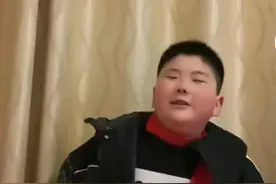 男孩考99分崩溃控诉父母图片