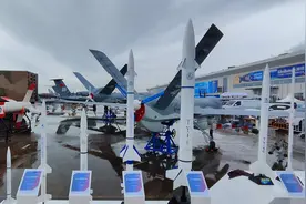 聚焦珠海航展——世界推力最大500吨整体式固体火箭发动机亮相，由航天科技四院“出品”图片