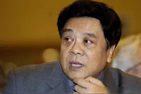 赵忠祥：曾经的央视一哥，最终倒在女人身上图片