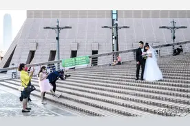 香港402对新人“520”注册结婚，创四年新高图片