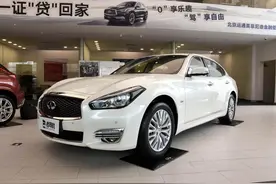 用奔驰发动机，比奔驰E级便宜，日系进口豪华车，实拍英菲尼迪Q70图片
