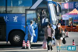 吉林建筑科技学院秋季学期学生陆续返校图片