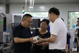 新时代的贵州人 | 牛民：深耕民族医药产业，塑造民族医药品牌图片