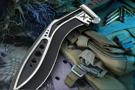 北美最强战术刀之一 M48超犀利大狗腿 一刀下去 恐怕连牛头都能斩开图片