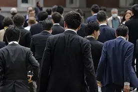 上班第一天，老板要我变身美女图片