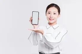 老年人不会使用智能手机怎么办图片