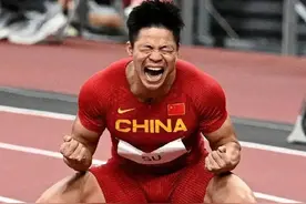 体坛各部位最强肌肉！军神鬼背能夹A4纸，一神人有10块腹肌图片