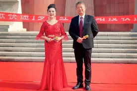 中国《红歌快递》在罗山何家冲建首个县级“艺”站图片