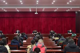 常国华任省财政厅长，张炯玮任省地方金融监管局长、邓维元任省能源局长图片