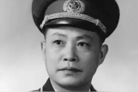 从洪湖走出的开国中将，创造八路军一个团歼灭日军一个大队的战绩，敢公开对彭德怀作战计划提出不同意见图片