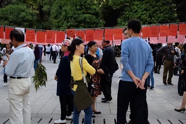 服刑期间7名情人陪睡，警察妻子也参与其中，王东究竟有何魅力？