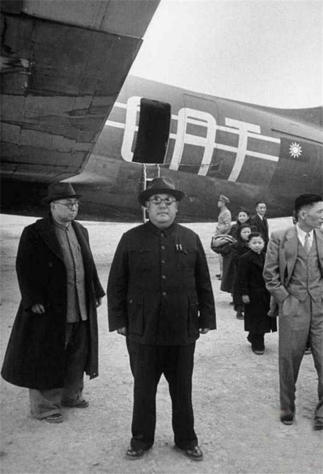 1949年10月,马鸿逵携妻儿逃到台湾,由于失去了赖以生存的军队,到了