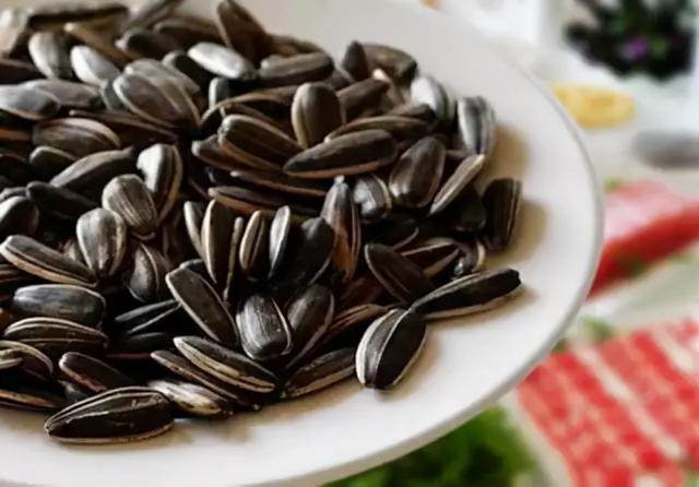 榛子怎么炒熟 榛子怎么炒熟开口_品学知识网