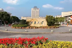 网红老师张雪峰强推！江南大学，“最憋屈的大学”图片