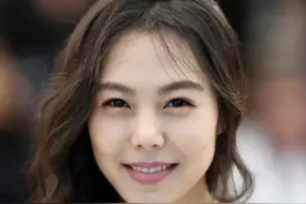 从国民女神到“最嚣张的第三者”，她恋上大22岁导演后，声誉尽毁图片