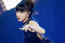 乘风破浪的姐姐，黄龄，性感歌姬，女人最高级的美是骨子里的媚图片