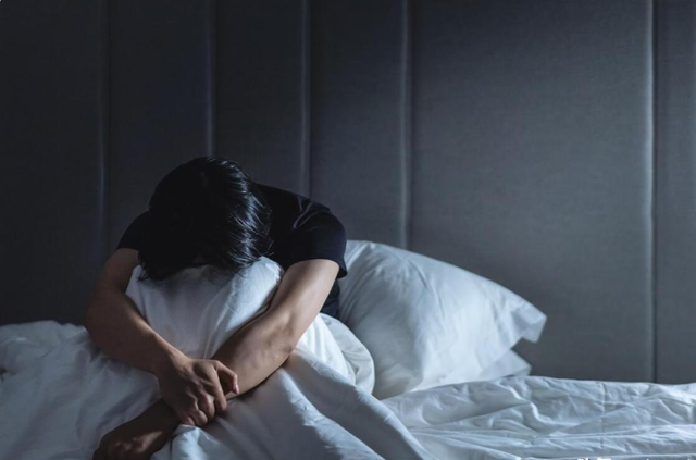 经常“用手”的男人，可能会遭受这“4大伤害”，越早知道越好