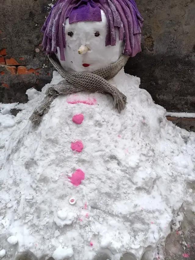 大郑州堆雪人内卷严重，哪个是金奖？全河南的雪人都在这里了