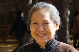 “百亿老太”苇青：60岁北漂，73岁拥有百亿票房，她的故事很励志图片