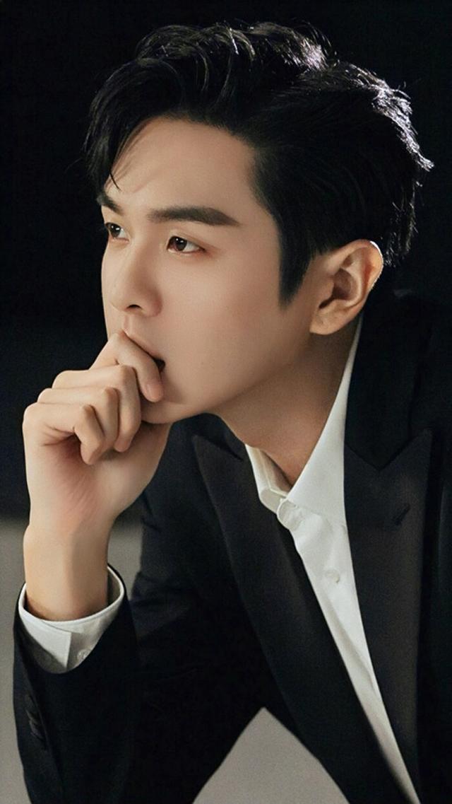 6位单眼皮,高鼻梁的男星,第一眼不够帅,但越看越有男人味