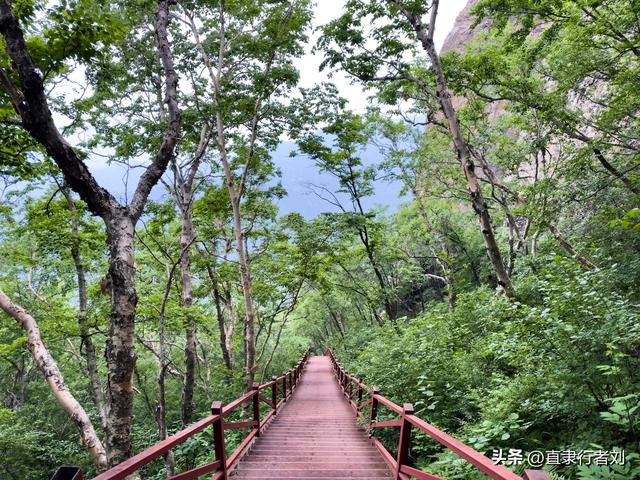 这大概是保定景区里最具挑战的一座大山了吧，1300级天梯太带劲了