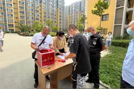 公租房分房啦，69户家庭抽号选房成功图片