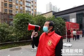 宝鸡主城区全员核酸检测进行中：小区虽小 暖心瞬间不少图片