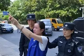 合肥90后女恶魔杨春燕，淑女外表为害40个家庭，被捕时正在读硕士图片