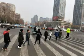 孩子多大可以自己“上下学”，不用接送？至少具备这三个条件图片