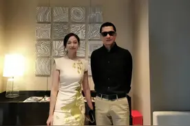 52岁周杰被曝恋情！女方晒暧昧记录戴鸽子蛋钻戒，年轻貌美身材佳图片