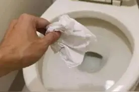 建议：厕纸丢在马桶里直接冲走，不是误导，是正确用法的真实解答图片
