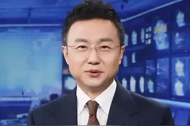 主持刚强：刚进大学就成风云人物，41岁娶春妮，有特殊的催生技巧图片