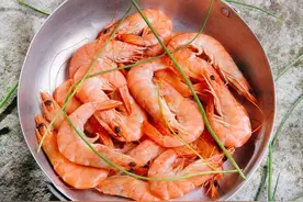 做白灼虾买盐冻虾更合适，教您一招，不用一滴水，比大饭店的还香图片