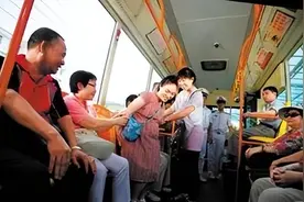 公交车上的让座风波：一场悲剧的缘起，以及我们应从中吸取的教训图片