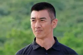 任天野：被母亲抛弃，知道继母帮他找亲妈后，他说：你就是我妈图片