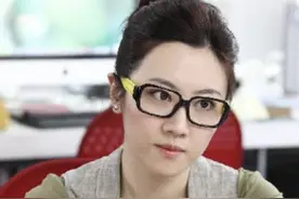 北京美女王博谷：嫁小7岁巴图，成为宋丹丹儿媳，风光背后是辛酸图片