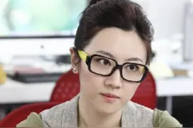 北京美女王博谷：嫁小7岁巴图，成为宋丹丹儿媳，风光背后是辛酸图片