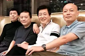 冯导搭讪美女护士，却被朋友拦住：知道她是谁吗？得知身份吓一跳图片