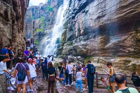 云台山对60岁及以上老年人免门票的公告！图片