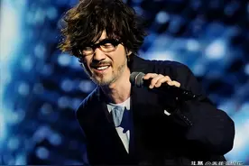 情歌王子周传雄，因张信哲被雪藏，翻红后却被流量击垮图片