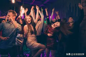 江湖仁义大哥—聂磊的舞厅开业，贵宾包间有人醉酒闹事，失控动手图片