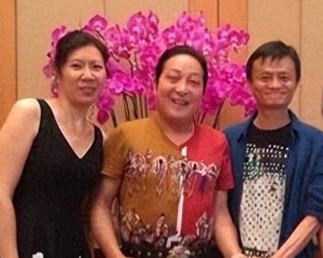 大师王林为几十名女星"床上开光"，一丝不挂用酒画符，场面炸裂！