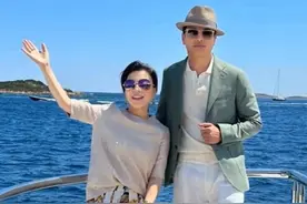 68岁吕良伟夫妇似30岁，逆龄秘诀曝光，网友炸锅图片