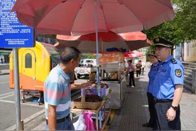 城市管理有温度！息烽县为流动摊点“安家”守护城市“烟火气”图片