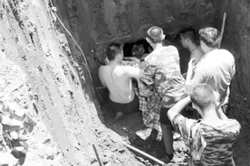 河南2岁男孩掉入井内，爷爷为救孙子倒挂一夜不放手，结局如何？图片