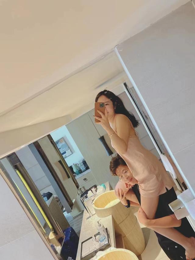 花店女老板8分26秒视频曝光，看看美女海王是如何pua小男生的？