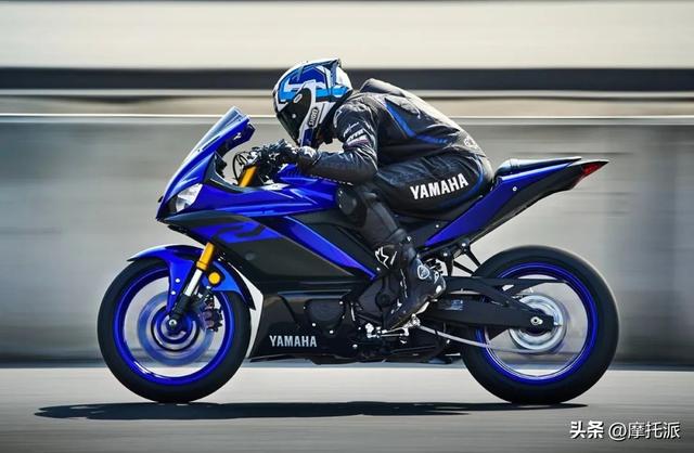 高阶中排仿赛究竟怎么选：CBR400R & YZF-R3 & Ninja 400对比评析