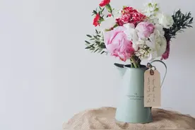 不常换微信头像的女人，往往是这4种性格图片